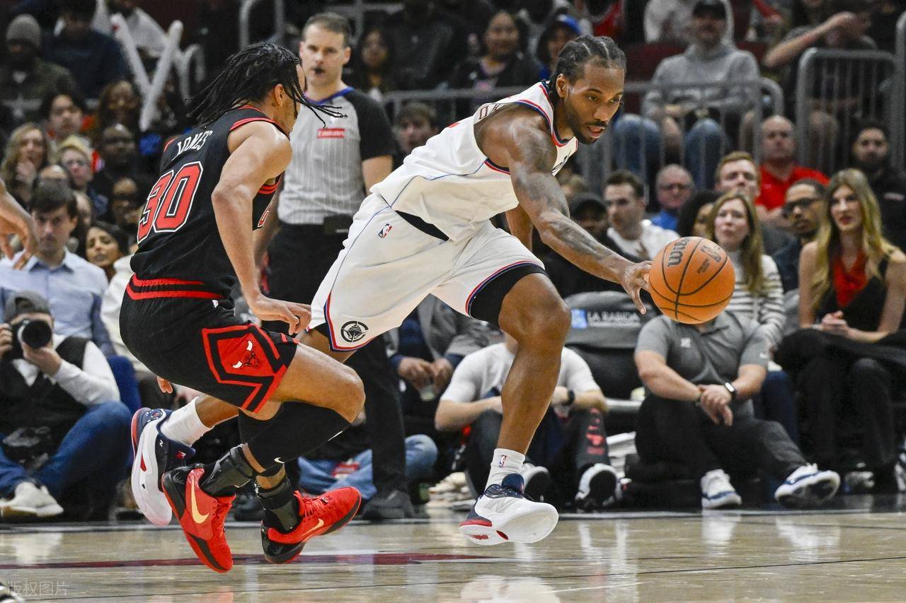 爱游戏下载-雷霆碾压掘金，伦纳德带队取胜