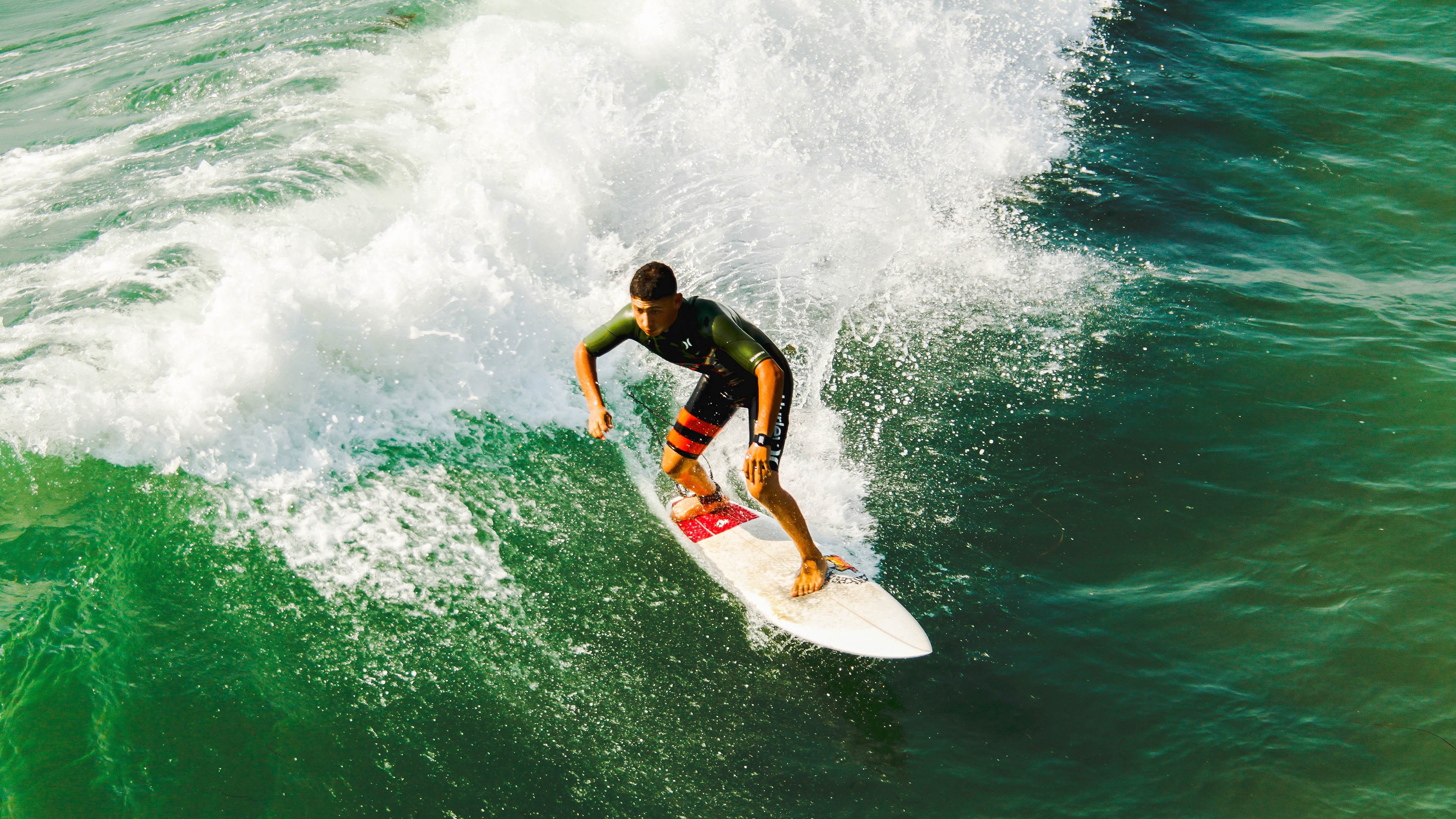 爱游戏体育-牙买加闪电撕裂红牛防线，奥利维耶，从加勒比海到欧冠之巅的关键先生