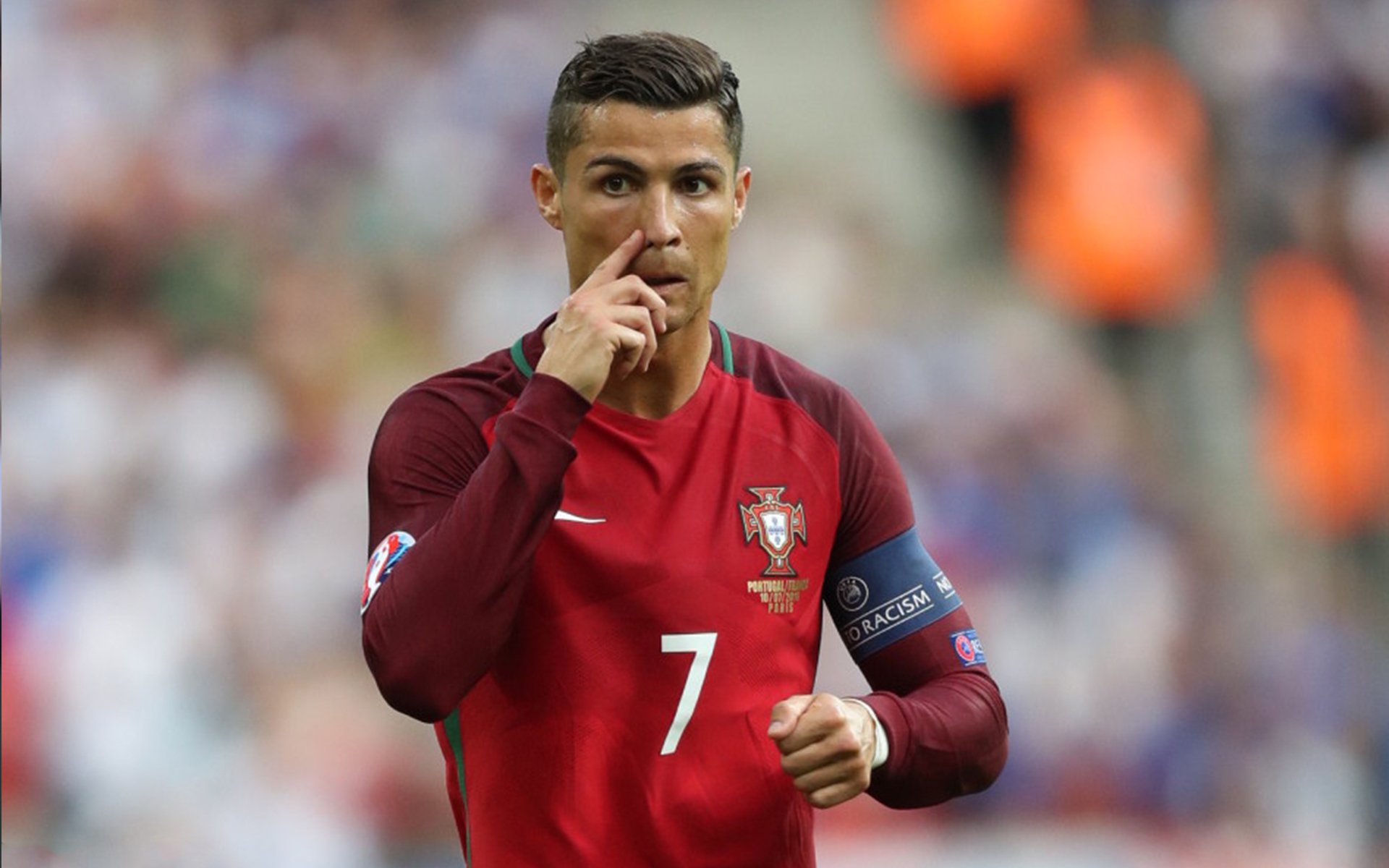 爱游戏娱乐-苏亚雷斯啃碎钢铁防线,曼城风暴席卷德意志